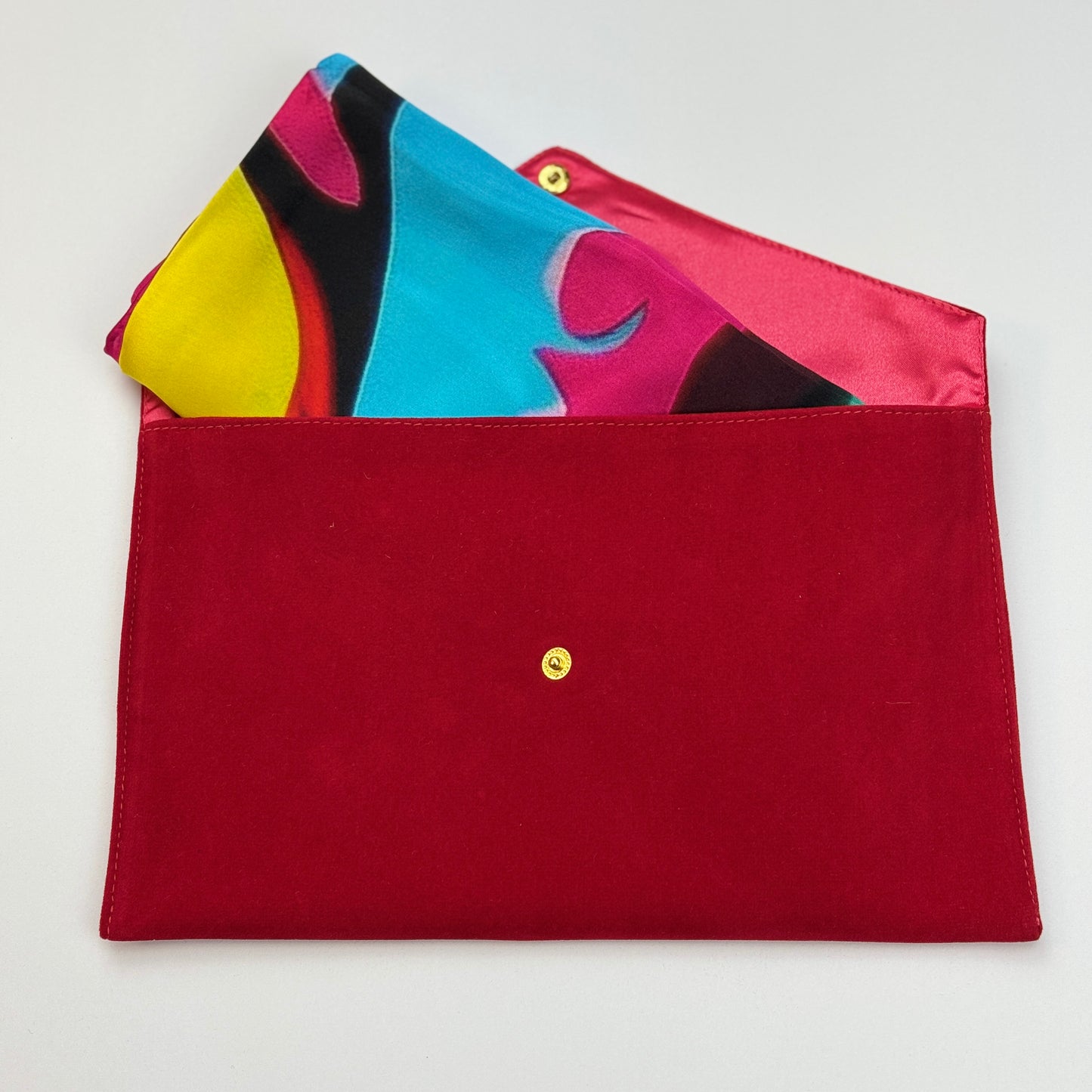 Kultiges Seidentuch aus Satin mit einer Rose: Inspiriert von Andy Warhol