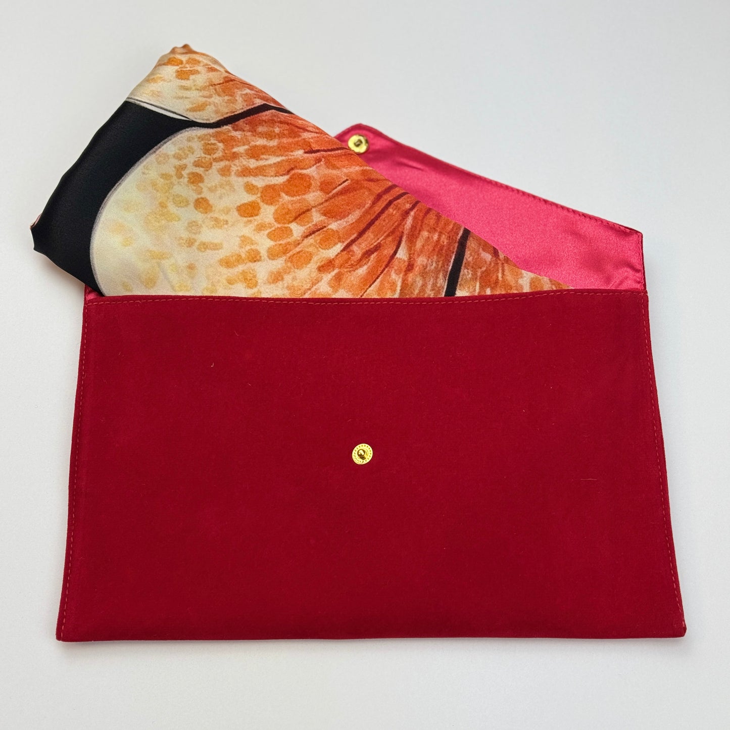 Kollektion Kirschblüten Seidentuch aus Satin: Inspiriert von Yayoi Kusama (Design V)