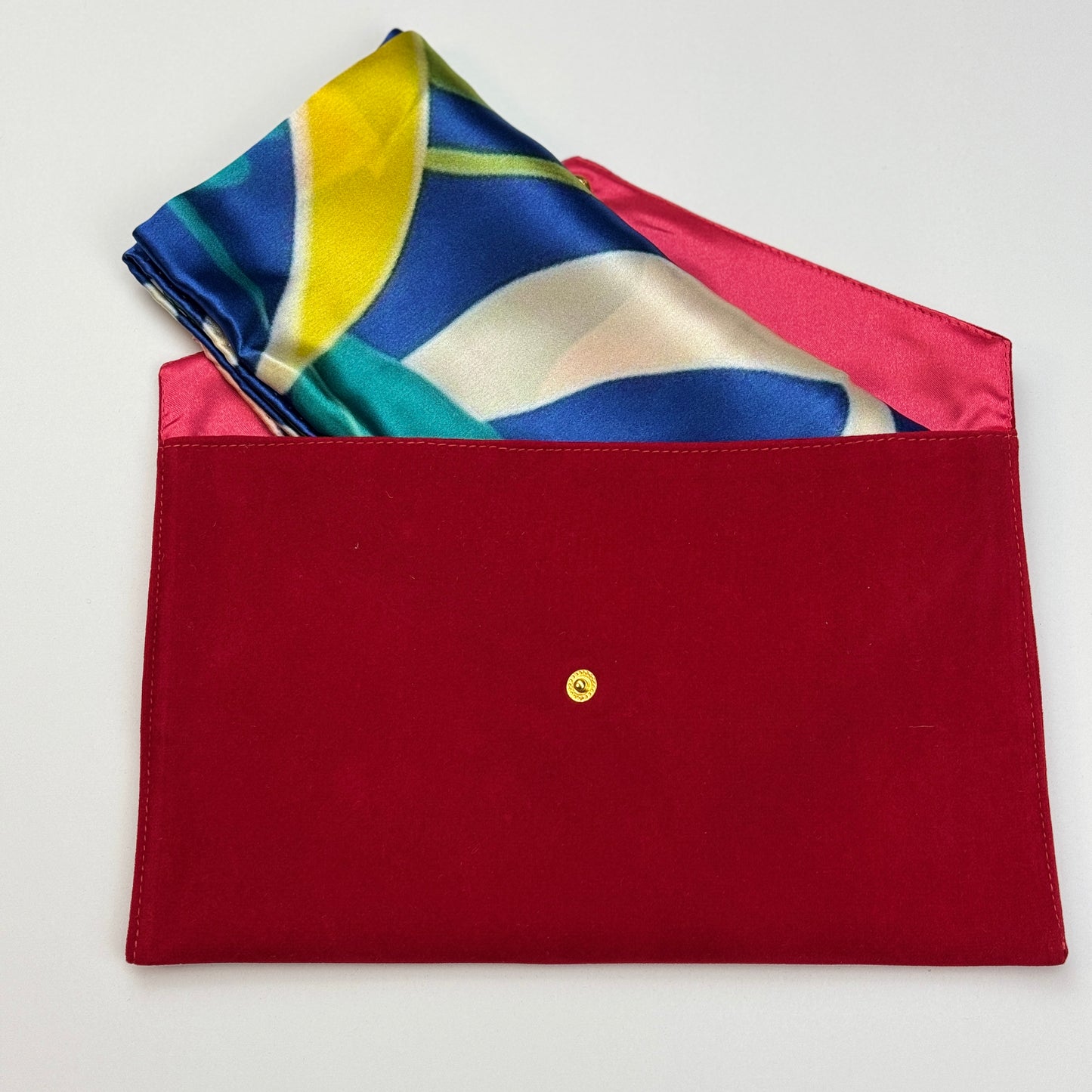 Elegantes Lilien-Seiden-Satin-Tuch: Inspiriert von Henri Matisse